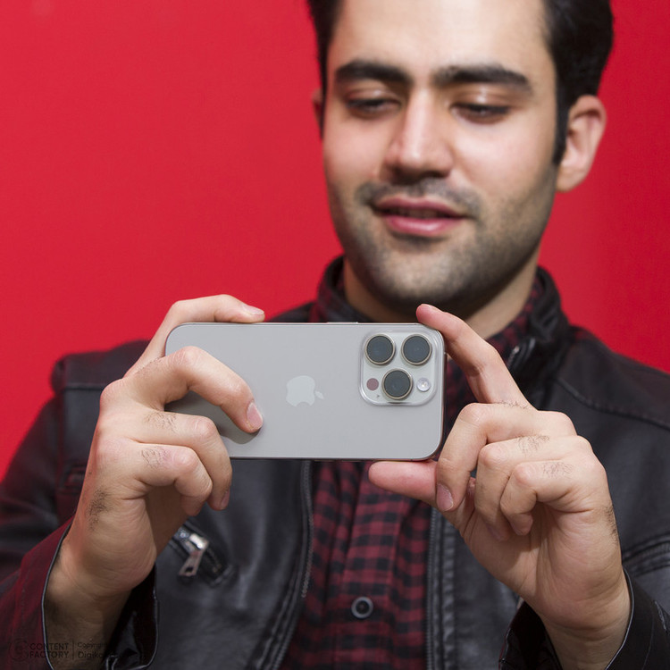 گوشی موبایل اپل مدل iPhone 16 Pro ZAA دو سیم کارت ظرفیت 512 گیگابایت و رم 8 گیگابایت
